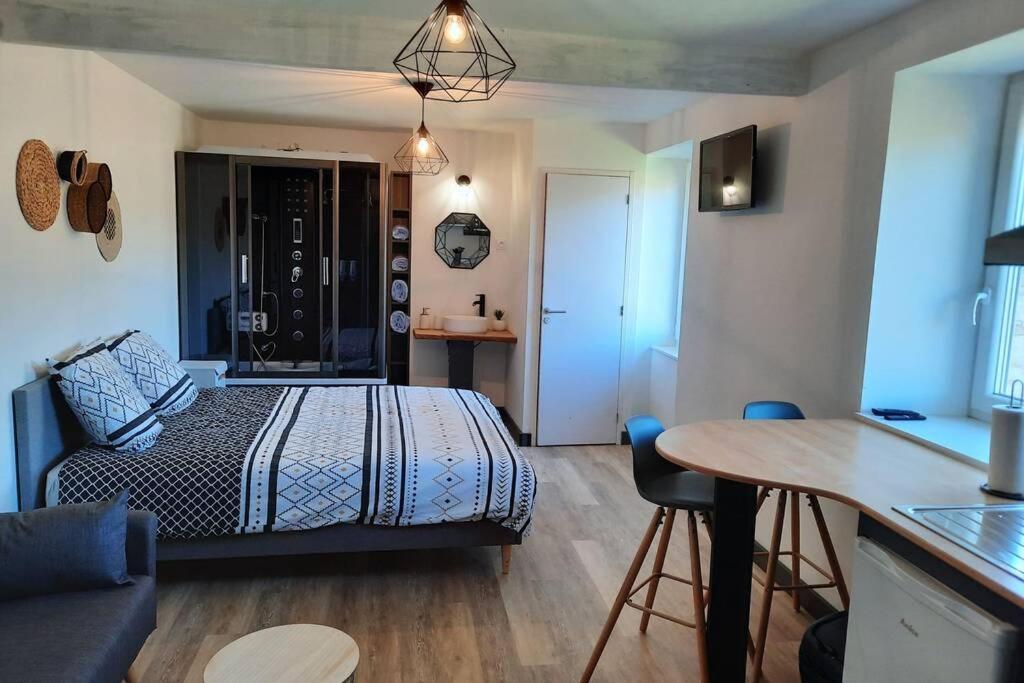 Studio Avec Vue Sur La Vezere Uzerche Exteriör bild
